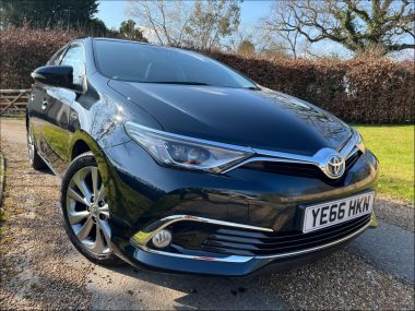 Used TOYOTA AURIS in Horsham, West Sussex for sale